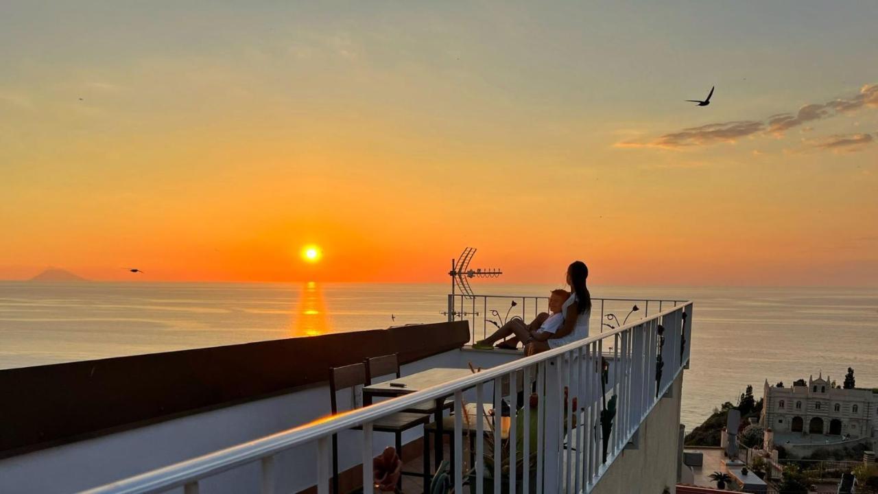 Affaccio Su Stromboli Apartamento Tropea Exterior foto